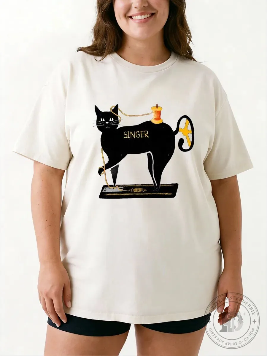 Vintage Singer Cat Shaped Sewing Machine Graphic Short Sleeve T-Shirt