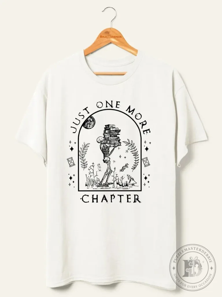 Just One More Chapter Skeleton Reading Books Vintage Style T-Shirt